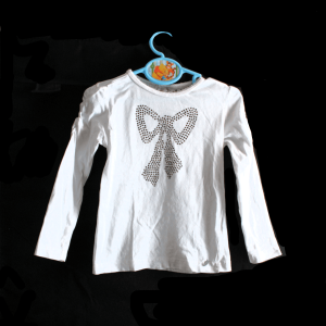 Jilly shirtje wit met grote strik van strass steentjes maatje 92/98